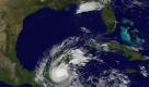 This image provided by NASA shows Hurricane Richard taken at 12:31 a.m. EDT Monday Oct. 25, 2010. The U.S. National Hurricane Center in Miami said Richard's top winds were 90 mph (150 kph) _ making it a Category 1 hurricane _ when it made landfall about 20 miles (35 kms) south-southwest of Belize City, whose neighborhoods are full of wooden, tin-roof homes that are very vulnerable to winds. Richard slammed into Belize's Caribbean coast just south of its largest city late Sunday, as authorities evacuated tourists from outlying islands and an estimated 10,000 people took refuge at shelters in the tiny Central American nation. (AP Photo/NASA) Foto: ap