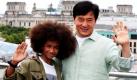 Will Smith' Sprößling Jaden Smith und Schauspielkollege Jackie Chan posieren in Berlin auf der Dachterrasse des China Clubs für die Fotografen. Das ungewöhnliche Duo stellt in der Hauptstadt den gemeinsamen Film Karate Kid vor, der am Donnerstag in den deutschen Kinos startet. Foto: ddp
