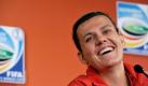 Die kanadische Spielerin Christine Sinclair lacht auf dem Podium während einer Pressekonferenz zur FIFA Fußball-Weltmeisterschaft 2011. Mit der Kampagne Live your goalswill die Fifa den Frauenfußball weiter fördern. Foto: dapd