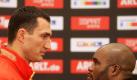 Wladimir Klitschko (l) ist fast einen Kopf größer als Jean-Marc Mormeck. Foto: Rolf Vennenbernd Foto: dpa