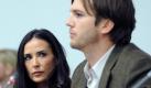 Demi Moore und Ashton Kutcher trugen ihre Liebe öffentlich zur Schau, ob nun auf Roten Teppichen oder im Internet via Twitter. Es machte den Anschein, als wollten sie beweisen, dass der Altersunterschied in ihrer Beziehung überhaupt keine Rolle spielt. Als er sie - wohl zum wiederholten Male - mit einer Jüngeren betrügt und das ausgerechnet in der Nacht zum sechsten Hochzeitstag, ist das für Moore jedoch zu viel. Sie zieht einen Schlusstrich - und fällt in ein tiefes Loch. Ausgemergelt und offenbar tablettenabhängig wird sie im Januar 2012 in ein Krankenhaus eingeliefert und befindet sich derzeit in einer Entzugsklinik. Foto: dpa/Andrew Gombert