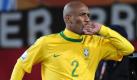 Maicon: Zwar schied er mit der Seleção bereits im Viertelfinale aus, doch Brasiliens Rechtsverteidiger war dennoch der beste der Welt - nicht nur wegen seines Traumtores gegen Nordkorea. Laut Fifa-Statistik landeten 83 Prozent seiner Kurzpässe auch beim Mitspieler - ein Topwert. Bei Philipp Lahm waren es nur 69 Prozent. Foto: dpa
