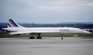 Die Aérospatiale-BAC Concorde 101/102 war ein Überschall-Verkehrsflugzeug für den Personenverkehr. Die Flugzeit über den Atlantik zwischen Paris bzw. London und New York betrug etwa 3 bis 3,5 Stunden, die Flughöhe lag bei 15 Kilometern nach dem Start. Es wurden insgesamt 20 Maschinen hergestellt. Der letzte Flug fand am 26. November 2003 statt. Foto: wikipedia/Eduard Marmet 