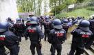 Auch weil die Polizei mit einem Großaufgebot vorort war. Rund 1000 Sicherheitsbeamte waren rund um den Betzenberg im Einsatz. Foto: dpa
