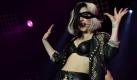 Im heißen Lederoutfit steht Lady Gaga beim Festival des britischen Radiosenders BBC, dem Big Weekender, am Flughafen Carlisle auf der Hauptbühne. Mit von der Partie waren auch Musikgrößen wie die Foo Fighters, die Strokes und die Black Eyed Peas. Foto: dapd