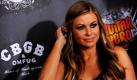 Mit Rockstars kennt sich Ex-Playmate Carmen Electra ja bestens aus. Kein Wunder, dass sie bei der Premiere des Videospiels  Guitar Hero: Warriors of Rock in Los Angeles ein gern gesehener Gast ist. Foto: ap