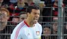 Michael Ballack hat im Spiel gegen Freiburg einen Nasenbeinbruch erlitten. Bevor Ballack verletzungsbedingt vom Platz musste, erzielte der Leverkusener Mittelfeldspieler seinen ersten Bundesligatreffer seit fünf Jahren und verhalf seiner Mannschaft somit zu drei wertvollen Punkten. Foto: dpa