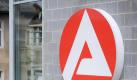 Nach Bundesagentur-Einschätzung ist die Arbeitskräfte-Nachfrage trotz des leichten Einbruchs im Februar weiterhin hoch. Foto: Peter Endig  Foto: dpa