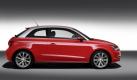Die Motorhaube des Audi A1 öffnet sich bis über die Kotflügel und setzt sich in der Seitenlinie des Kleinwagens mit einer Sicke nahtlos fort. Im Vergleich zum Mini wirkt der A1 etwas maskuliner und mit seiner Breite von 1,74 Metern sportlicher als der erfolgreiche Mini. Foto: press-inform