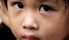Ein philippinisches Mädchen in Manila hat eine Asche-Markierung auf der Stirn, die alle katholischen Christen auf der asiatischen Insel heute erhalten. Die Katholiken beginnen damit eine 40-tägige Zeit des Fastens, der Gebete und der guten Taten mit dem Namen Lenten. Foto: dpa