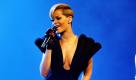 Einige Zeit hielt sich Rihanna über ihre Beziehung zu Baseball-Spieler Matt Kemp äußerst bedeckt. Bei dem jüngsten Spiel der LA Dodgers soll sich die RB-Sängerin laut Daily Mail allerdings als enthusiastische Spielerfreundin geoutet haben. Rihanna brach in überschwänglichen Jubel aus, als Matt gegen die Arizona Diamondbacks einen Home Run lief. Foto: dpa