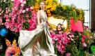 Blumig geht es bei den Pariser Modenschauen derzeit zu: So präsentiert der britische Modedesigner Giles Deacon seine Frühjahrskollektion für Emanuel Ungaro dem Anlass gemäß in frühlingshaftem Ambiente. Foto: ap
