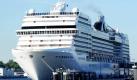 Das Kreuzfahrtschiff MSC Poesia wird zum ersten Mal in Kiel festgemacht. Das 294 Meter lange Schiff der italienischen MSC-Reederei kann rund 3000 Passagiere befördern. Die Poesia wird künftig Kiel als Basis für Kreuzfahrten nutzen.
 Foto: dpa