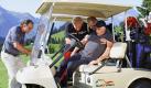 Eine merkwürdige Golfpartie der Sonntagsvierer. Der Film läuft am Donnerstag, 23. Juni 2011, um 20.15 Uhr im Ersten. Foto: ARD Degeto/die film gmbh/Lukas Unseld