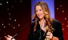 Schauspielerin Alexandra Neldel freut sich in München bei der Verleihung des Deutschen Entertainment-Preises DIVA im Hotel Bayerischer Hof über ihren Preis. Mit der DIVA-Preisverleihung wurden zum 21. Mal nationale und internationale Stars aus Film, Fernsehen und Musik geehrt. Foto: dapd