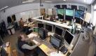 In der zentralen Übungssteuerung der Länderübergreifenden Krisenmanagementübung (LÜKEX) geben Mitarbeiter von Hilfsorganisationen, Polizei, Feuerwehr , Bundeswehr und Unternehmen am Mittwoch (27.01.2010) an der Akademie für Krisenmanagement, Notfallplanung und Zivilschutz in Ahrweiler den Krisenstäben in den Bundesländern eine fiktive Krisenlage vor. In diesem Jahr befasst sich die Übung mit der Gefahr von Terroranschlägen mit chemischen oder radioaktiven Stoffen. Foto: Thomas Frey dpa/lrs +++(c) dpa - Bildfunk+++ Foto: dpa