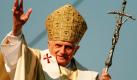 Papst Benedikt XVI. will einem Zeitungsbericht zufolge 2011 nach Deutschland kommen. Die Frankfurter Rundschau berichtete unter Berufung auf zuverlässige Quellen, der Papst-Besuch sei mit dem Vorsitzenden der Deutschen Bischofskonferenz, Erzbischof Robert Zollitsch, besprochen worden, als dieser sich vergangene Woche in Rom aufhielt. Foto: dapd