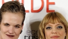 Christina Antonia (links, 40)ist Hildegard Knefs einziges Kind. Sie lebt in Amerika und kam zur Weltpremiere von Hilde nach Berlin. Es ist zu sehen, wie hart sie daran gearbeitet hat, sich in die Person meiner Mutter einzufhlen, sagt sie ber das Spiel von Heike Makatsch. Foto: ddp