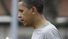 US-Präsident Barack Obama hat sich während eines Basketball-Spiels am Freitag in Washington an der Lippe verletzt. Die Wunde musste mit 12 Stichen genäht werden. Foto: ap