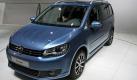 VW bringt den Touran im August mit neuer Front und überarbeitetem Motorenprogramm auf den Markt. Foto: dpa