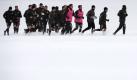 Spieler des FC St. Pauli trainieren am Montag (27.12.2010) in Hamburg auf dem Trainingsgelände im Schnee. Nach nur achttägiger Weihnachtspause hat der FC St. Pauli als erster Fußball-Bundesligist die Vorbereitung auf die Rückrunde begonnen. Foto: Angelika Warmuth dpa/lno +++(c) dpa - Bildfunk+++  Foto: dpa