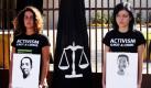 Türkische Greenpeace-Aktivisten protestieren vor der Japanischen Botschaft in Ankara mit Plakaten von  Junichi Sato (links) und Toru Suzuki gegen deren Verurteilung. Die beiden hatten 2008 im nordjapanischen Aomori eine Kiste mit 23 Kilogramm Walfleisch aus dem Lagerraum eines Versandhauses gestohlen, anschließend den Medien gezeigt und an die Behörden zurückgegeben. Ein japanisches Gericht hat die beiden Aktivisten nun wegen Diebstahls und Hausfriedensbruch zu einem Jahr Haft auf Bewährung verurteilt. Foto: dapd