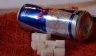 ... Dose Energydrink ganze acht Stück Zucker stecken? Bei Cola ist es ähnlich. In einem halben Liter des erfrischenden Getränks stecken immerhin 18 Stück. Das entspricht zirka 54 Gramm des süßen Stoffes. Ebenfalls bedenklich: Sämtliche für Red Bull Energy Drink verwendeten Zutaten werden synthetisch hergestellt, die meisten von Pharmaunternehmen. Das erklärt der Hersteller auf der Internetseite des süßen Getränks - irgendwie unheimlich, oder? Foto: supercamp.at