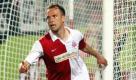 Beim FSV Mainz 05 vertraut Trainer Thomas Tuchel auf Abwehrspieler Nikolce Noveski. Nach der Verletzung von Tim Hoogland in der Saison 2009/10 war der Mazedonier bereits Interimskapitän und durfte das Amt nach dessen Abgang auch gleich behalten. Foto: dpa