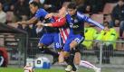 ußball- Europa League Sechzehntelfinal-Rückspiel PSV Eindhoven - Hamburger SV am Donnerstag (25.02.2010) im Philipps Stadion in Eindhoven: Die Hamburger Tomas Rincon (r) und Ze Roberto sowie Balazs Dzsudzsak (M) vom PSV Eindhoven kämpfen um den Ball. Foto: Achim Scheidemann dpa/lnw +++(c) dpa - Bildfunk+++ Foto: dpa