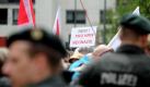 In Bonn führten Provokationen von Rechtsextremen zu Gewaltausbrüchen von Islamisten. In Köln blieb es heute bei massiver Polizeipräsenz ruhig. Foto: Henning Kaiser Foto: dpa
