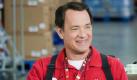Larry (Tom Hanks) arbeitet mit Leidenschaft im Supermarkt. Als er plötzlich gefeuert wird, bricht für ihn eine Welt zusammen. Tom Hanks spielt im Film Larry Crowne nicht nur die Hauptrolle, er hat auch Regie geführt, das Drehbuch geschrieben und hat auch noch als Produzent seine Finger im Spiel. Er schickt sich erst einmal in den Albtraum der Arbeitslosigkeit... Foto: Kinowelt