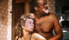 ARCHIV - Hanna Schygulla als Maria Braun in einer erotischen Szene mit einem 'farbigen Besatzungssoldaten' in dem Fassbinder-Film 'Die Ehe der Maria Braun' (Archivfoto vom Februar 1978). Schygulla ist nicht nur ein internationaler Filmstar - seit mehr als 20 Jahren hat sie sich auch einen Platz als Chansonsängerin erobert. Am kommenden Donnerstag (25.12.2008) wird die Künstlerin 65 Jahre alt. Fassbinder, der 1982 im Alter von 37 Jahren starb, spielte in ihrem Leben eine wichtige Rolle. Foto: Istvan Bajzat (zu dpa-Korr. 'Schygulla wird 65: 'Man muss auch ein Niemand sein können' vom 19.12.2008) +++(c) dpa - Bildfunk+++ Foto: dpa