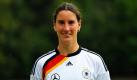 Sie ist die erfolgreichste deutsche Fußballerin aller Zeiten. Gegen Nordkorea bestreitet Birgit Prinz bereits ihr 200. Länderspiel - bisher schoss sie 125 Tore für Deutschland. Es gibt keinen Titel, den sie nicht geholt hat: Weltmeisterin 2003/07, Vize-Weltmeisterin 1995, Olympische Bronzemedaille 2000, 2004 und 2008, Europameisterin 1995/97, 2001, 2005 und 2009. Prinz wurde außerdem von 2003 bis 2005 dreimal in Folge zur Weltfußballerin des Jahres gewählt. Foto: dpa