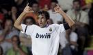 Raúl (FC Schalke 04): So wird der spanische Topstar in der kommenden Saison voraussichtlich für die Knappen jubeln. Der Wechsel des 33-Jährigen von Real Madrid zu Schalke ist bisher der größte Transferhammer. Für Real machte Raúl in 741 Pflichtspielen 323 Tore. Foto: dpa