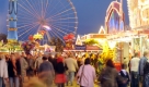 Bald ist wieder Oktoberfest in München - auch so ein Anziehungspunkt für die Massen. Foto: dpa