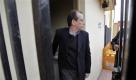 Alejandro Bohn, one of the owners of the San Esteban mining company leaves a room in a court in La Calera, some 70 km from Copiapo Copiapo, Chile, Friday, Oct. 1, 2010. Relatives of 27 of the 33 miners trapped since Aug. 5 in a Chilean gold and copper mine accuse the owners of the San Esteban mining company, of negligence and violations of several workplace and mine safety regulations. (AP Photo/Aliosha Marquez) Foto: ap