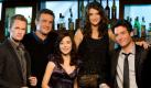 Die spleenige New Yorker Clique aus How I Met Your Mother bei einer ihrer Lieblingsbeschäftigungen: in einer Kneipe rumhängen. Foto: 20th Century Fox International Television