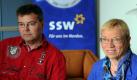 Streben mit den Sozialdemokraten und den Grünen ein Dreier-Bündnis an: Der SSW-Abgeordnete Lars Harms und die SSW-Spitzenkandidatin für die Landtagswahl, Anke Spoorendonk. Foto: Carsten Rehder/Archiv Foto: dpa