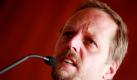 Smudo (Michael Bernd Schmidt) von der Band Die Fantastischen Vier zeigt politisch Flagge und spricht in Hamburg auf der Pressekonferenz zur Kundgebung Hamburg steht auf gegen rechte Gewalt. Die Kundgebung findet am 4. September auf St. Pauli statt. Foto: ddp