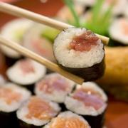 Für Sushi eignen sich auch Saibling und Forelle (Foto)