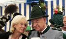 Bayerns ehemaliger Ministerpräsident Edmund Stoiber unterhält sich mit seiner Frau Karin, während er in der traditionellen Uniform der Wolfratshausener Gebirgsschützen am Patronstag der bayerischen Gebirgsschützen in Schliersee teilnimmt. Der frühere CSU-Vorsitzende will seine Memoiren schreiben, sagte der 69-Jährige der Bild-Zeitung. Darin werde er nicht nur berichten, was er erlebt habe. Vielmehr gehe es auch darum, wie er die Gegenwart und die Zukunft sehe. Foto: dapd