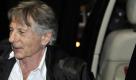 Regisseur Roman Polanski bei der Anreise zum Montreux Jazz Festival mit seiner Ehefrau, der französischen Sängerin und Schauspielerin Emanuelle Seigner. Dies ist sein erster öffentlicher Auftritt seit seiner Entlassung aus dem Hausarrest. Die Schweizer Behörden hatten am Montag entschieden, Polanski nicht an die USA auszuliefern. Dort läuft immer noch ein Verfahren gegen den Oscarpreisträger wegen Vergewaltigung einer Minderjährigen im Jahr 1977. Foto: ap