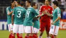 Mexiko und Costa Rica mit 5:0-Siegen bei Gold-Cup
Vorspann: 	
Text: 	

Arlington (dpa) - Mit Kantersiegen haben die Fußball-Teams von Mexiko und Costa Rica den CONCACAF-Gold-Cup eröffnet, bei dem in den USA der Kontinental-Meister von Nord- und Mittelamerika sowie der Karibik ermittelt wird.

Mexiko gewann im texanischen Arlington zum Auftakt 5:0 (0:0) gegen El Salvador. Vor den 80 000 meist mexikanischen Fans gelang Torjäger Javier Hernandez von Englands Meister Manchester United nach der 2:0-Führung ein Hattrick. Anschließend feierte Costa Rica ebenfalls einen 5:0 (2:0)-Erfolg über Kuba. Die beiden Sieger treffen in der Gruppe A in ihren nächsten Partien jeweils auf die Verlierer.
Ressort: 	Sport
Schlagworte: 	Fußball/CONCACAF/Gold-Cup/ Foto: dpa