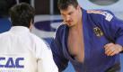 Benjamin Behrla und Andreas Tölzer (im Bild gegen den Russen Renat Saidov) haben die deutschen Judokas bei den Europameisterschaften in Wien vor einer totalen Pleite bewahrt. Zum Abschluss der Einzel-Wettkämpfe erkämpften die beiden Athleten des Deutschen Judo-Bundes (DJB) jeweils Bronze und machten damit die beiden einzigen Medaillengewinne in den 14 Gewichtsklassen perfekt.
 Foto: dpa