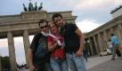 Die beiden wohnen in Berlin, im Prenzlauer Berg. Ein bisschen in einer Blase, wie sie zugeben, denn in ihrem Umfeld ist Homosexualität kein Problem. Dass es in kleinen Orten oder Dörfern noch anders aussieht, ist ihnen aber auch klar. Foto: privat
