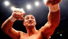 Box-Weltmeister Wladimir Klitschko will seine drei WM-Gürtel am 11. Dezember in Mannheim wieder verteidigen. Bei seinem vierten Auftritt in der SAP-Arena trifft der Schwergewichts-Champion nach IBF-, WBO- und IBO-Version auf den Briten Dereck Chisora. Foto: dpa