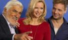 Die Schauspieler Mario Adorf (v.l.), Veronica Ferres und Christoph Letkowski posieren am Montag (24.10.11) in Hamburg im Hotel 'Vier Jahreszeiten' bei einem Photocall zum Film 'Die lange Welle hinterm Kiel'. Der Film wird am 4. Januar 2012 auf der ARD ausgestrahlt. Foto: Marius Roeer/dapd Foto: dapd