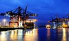 Der Hamburger Hafen genießt einen guten Ruf. Bei einer Umfrage der Unicredit-Bank unter Linienschiffsreedereien erreichte Hamburg mit einer Durchschnittsnote von 1,84 die beste Bewertung von acht Häfen in Nordwesteuropa. Foto: dpa