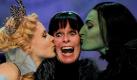 Im Oberhausener Metronom-Theater hat das Musical Wicked - Die Hexen von Oz Premiere gefeiert. Foto: ddp