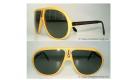 Dort nämlich gibt es ein ganz ähnliches Modell - in knalligem Gelb. Damit ist Auffallen garantiert.  Foto: Vintage-Sunglasses-Shop